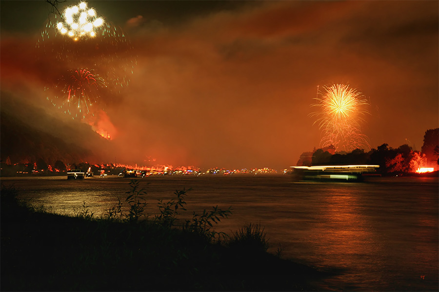 Rhein in Flammen: Rhens