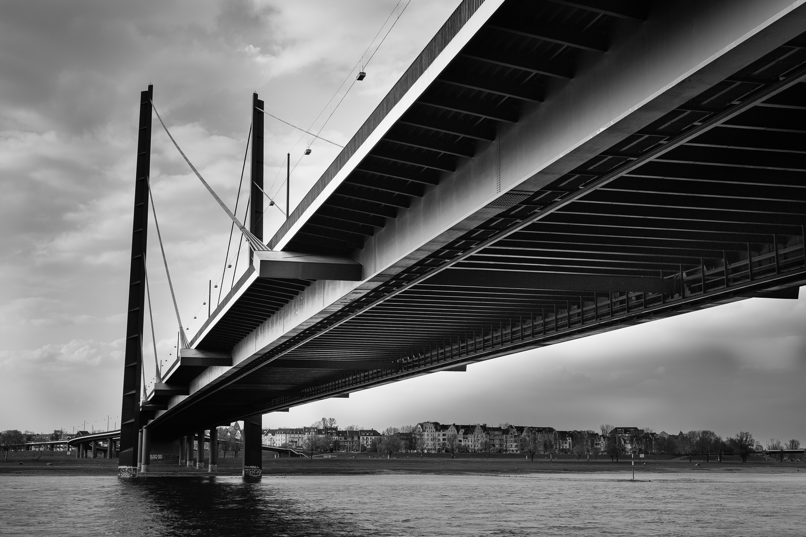 Rhein-Knie-Brücke