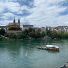 Rhein mit Blick auf Basler Münster und Münster-Fähre