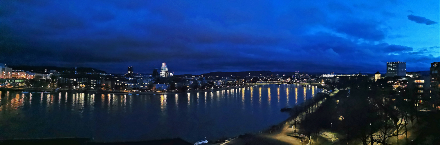 Rhein-Nachtpanorama