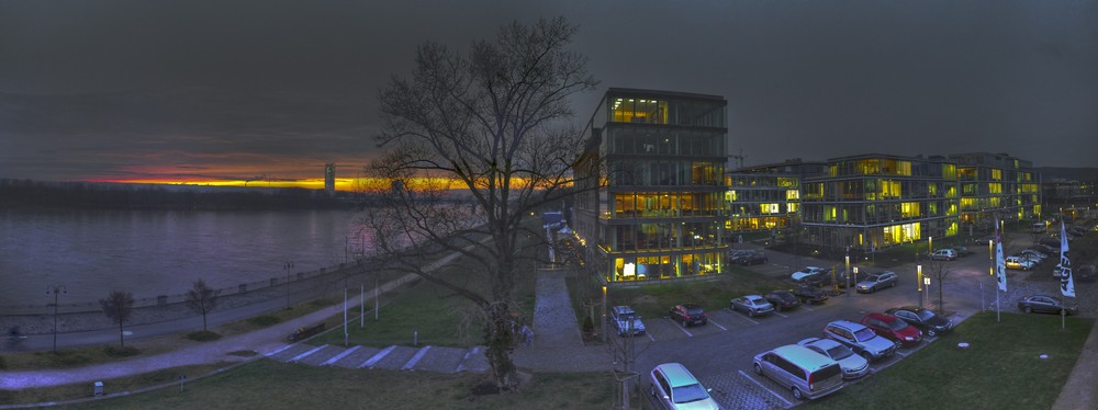 Rhein, Rohmühle, FC-Building und Posttower Bonn III