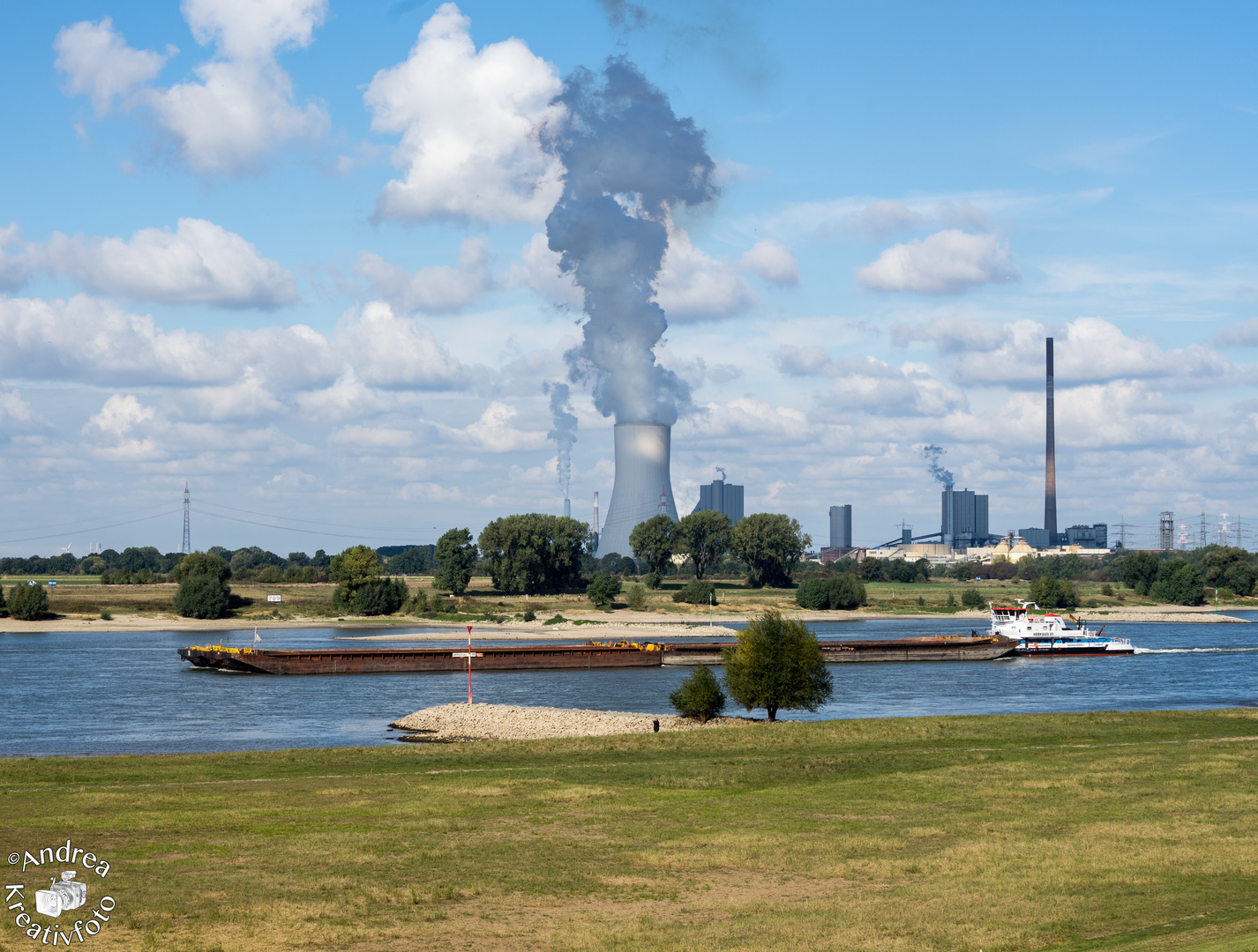 Rhein & Schiff & Kraftwerk & Wolkenspiel