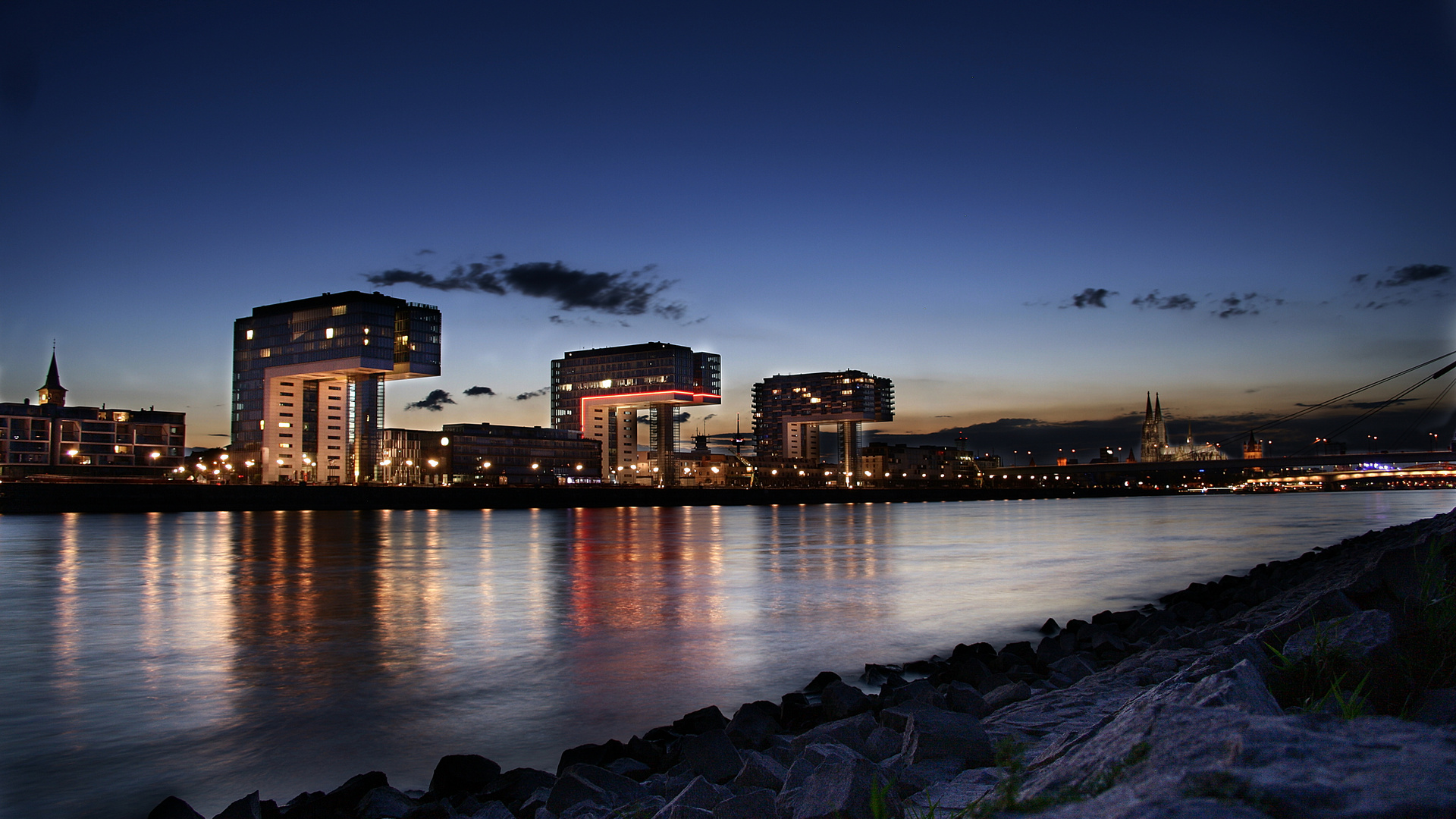 Rheinauhafen am Abend