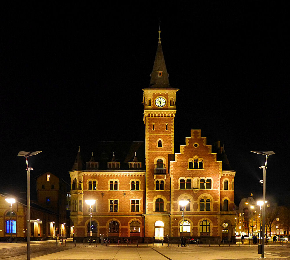 Rheinauhafen am Abend