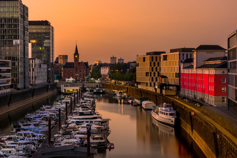 Rheinauhafen am Morgen