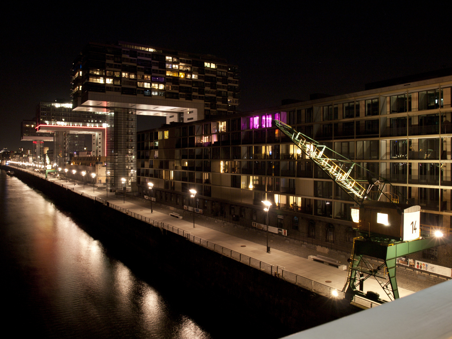 Rheinauhafen Köln bei Nacht