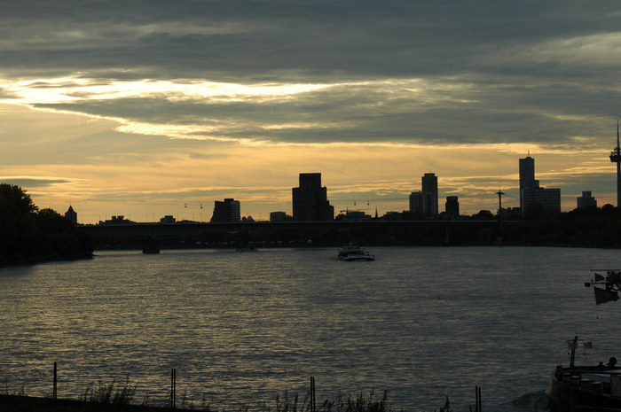 Rheinblick in Köln von der schäl sick