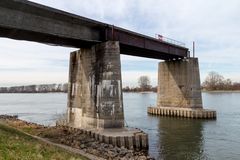 Rheinbrücke bei Gernsheim