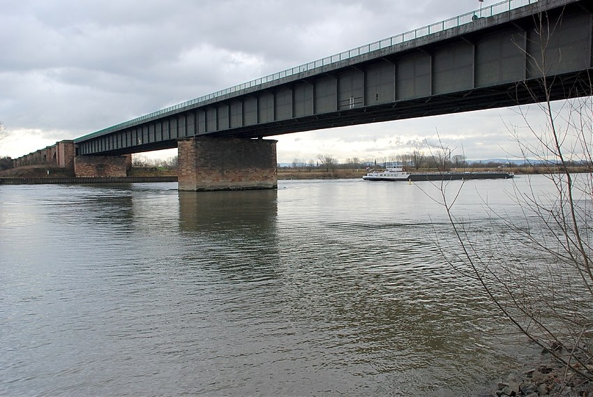 Rheinbrücke bei Ludwigshafen