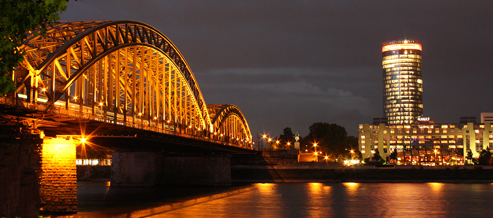 Rheinbrücke bei Nacht