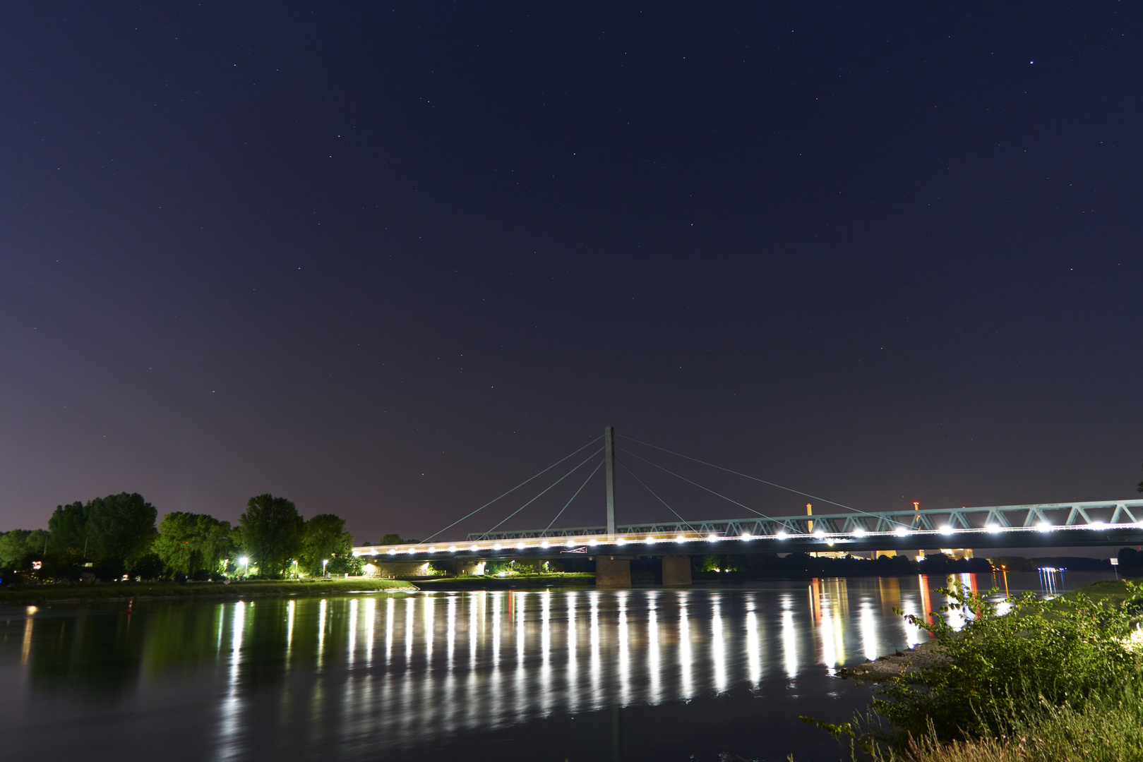 Rheinbrücke bei Nacht