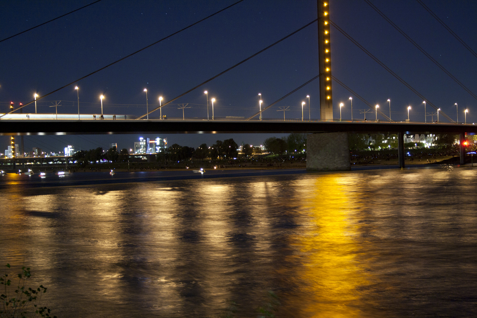 Rheinbrücke bei Nacht