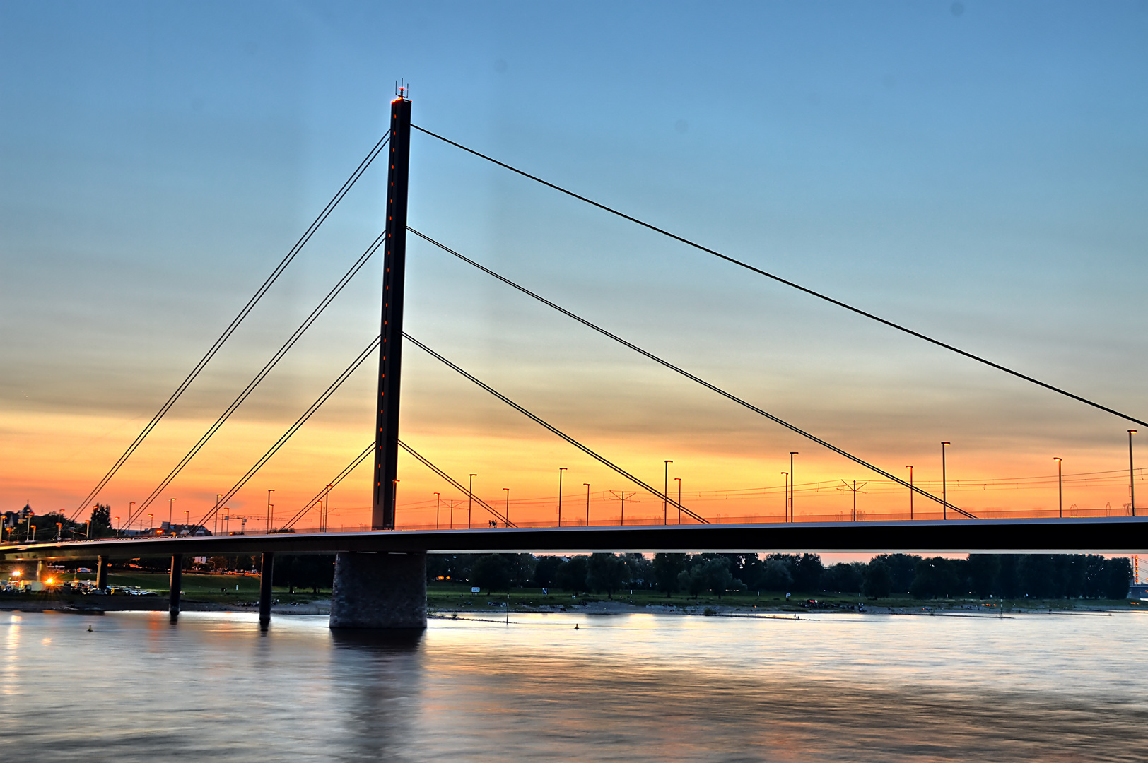 Rheinbrücke D`dorf