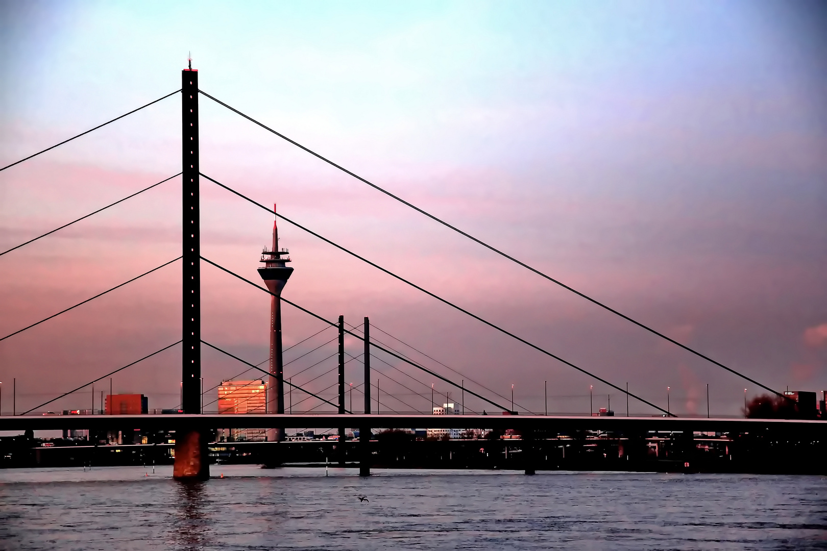 Rheinbrücke Düsseldorf