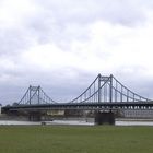 Rheinbrücke Duisburg Mündelheim nach Krefeld