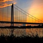 Rheinbrücke Emmerich im Sonnenuntergang - Romantik pur