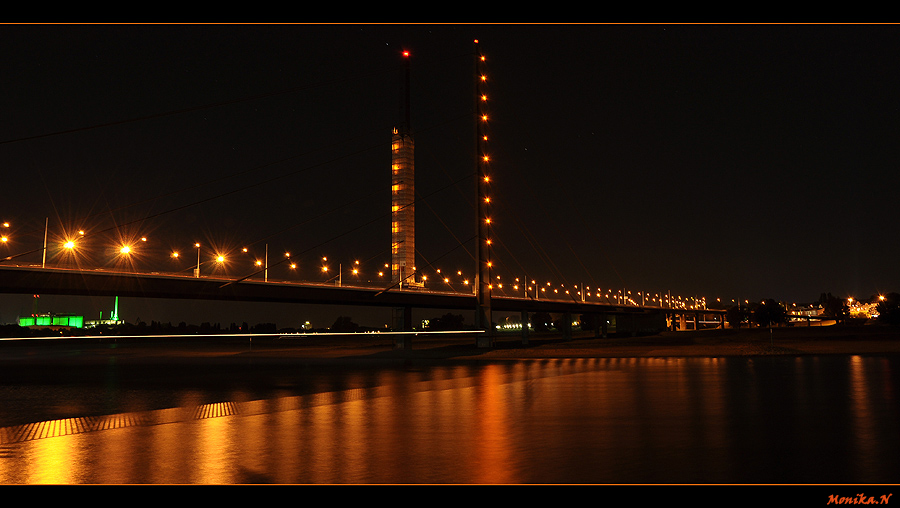 Rheinbrücke in Düsseldorf