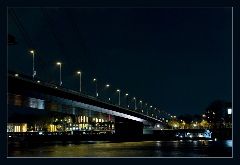 Rheinbrücke in Düsseldorf