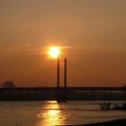 Rheinbrücke in Rees bei Sonnenuntergang