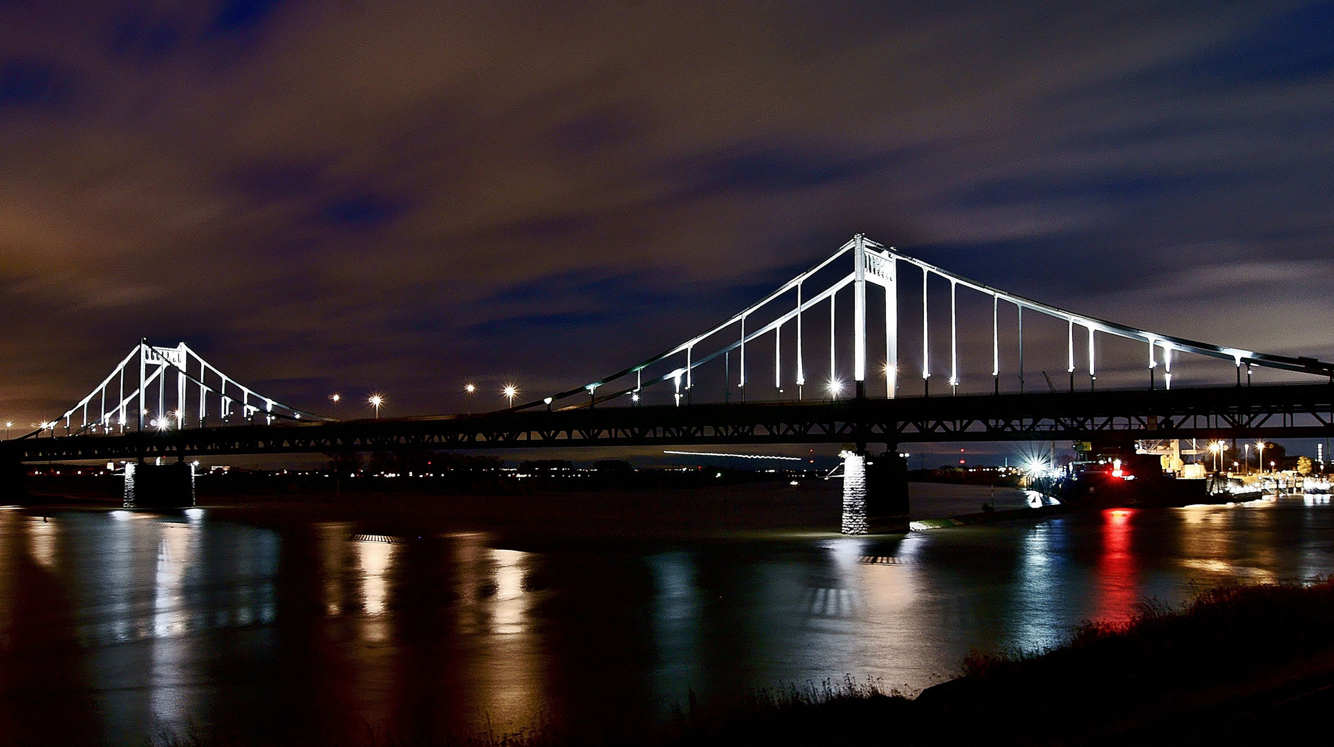 Rheinbrücke Krefeld Uerdingen