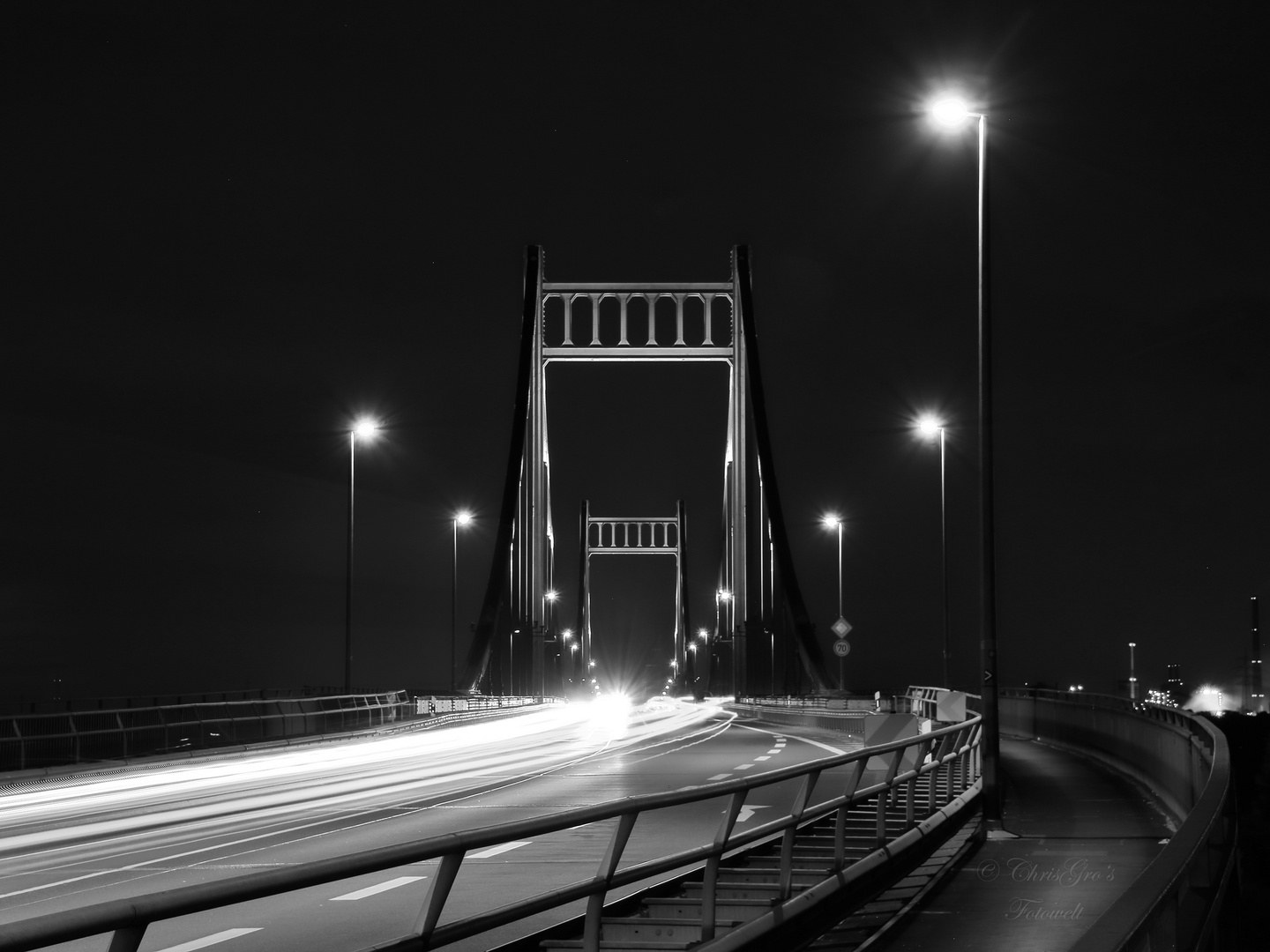 Rheinbrücke Krefeld-Uerdingen by night...