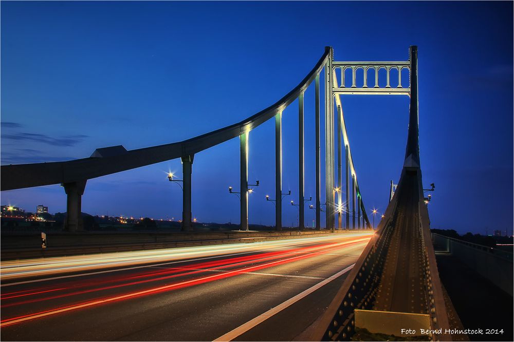 Rheinbrücke Krefeld Uerdingen .....