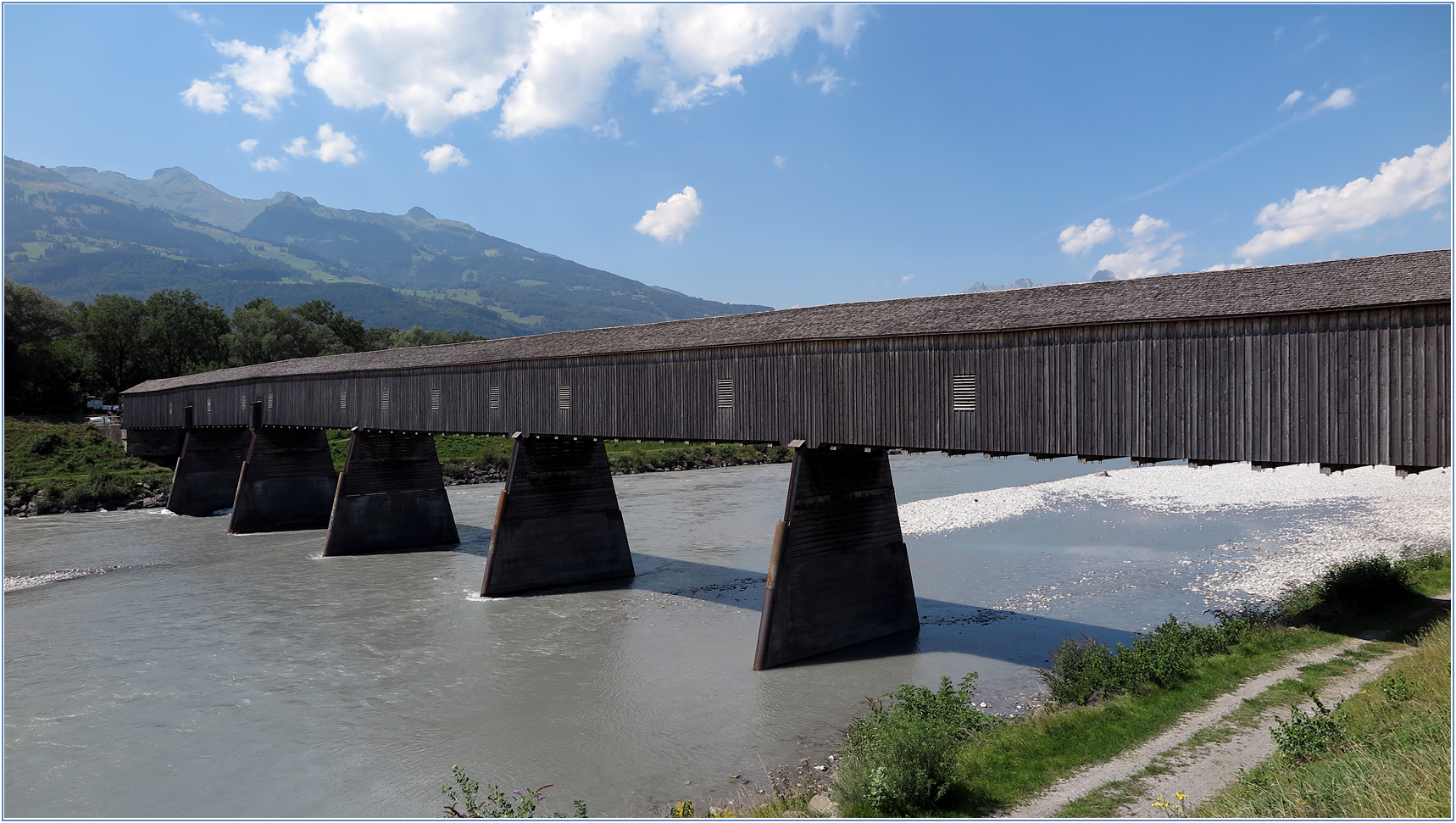 Rheinbrücke - Lichtenstein