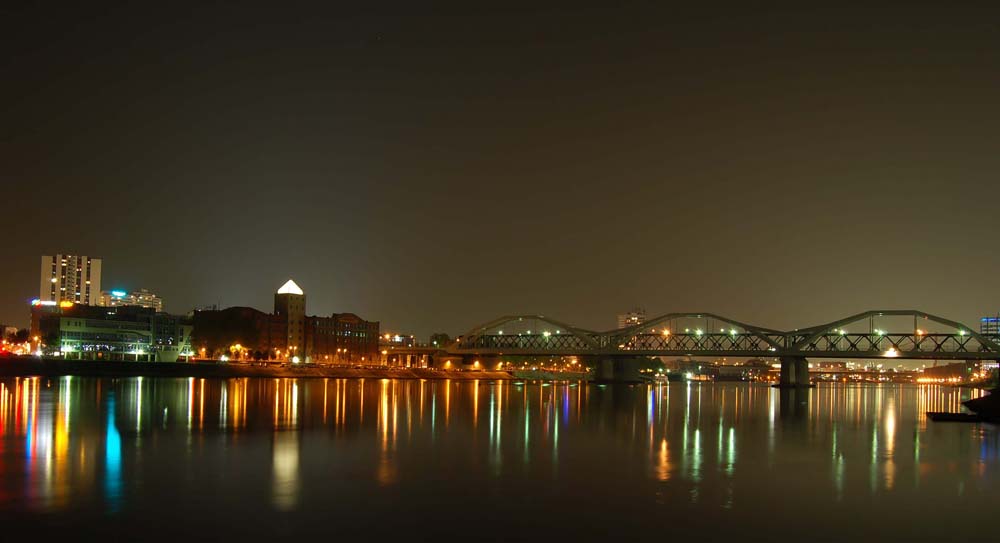 Rheinbrücke mit Walzmühle, Ludwigshafen bei Nacht