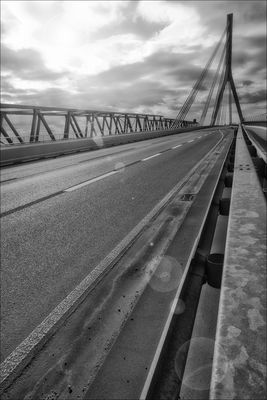 Rheinbruecke-Wesel III