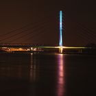 Rheinbrücke Wesel in Blau