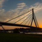 Rheinbrücke Wesel in der Abendsonne