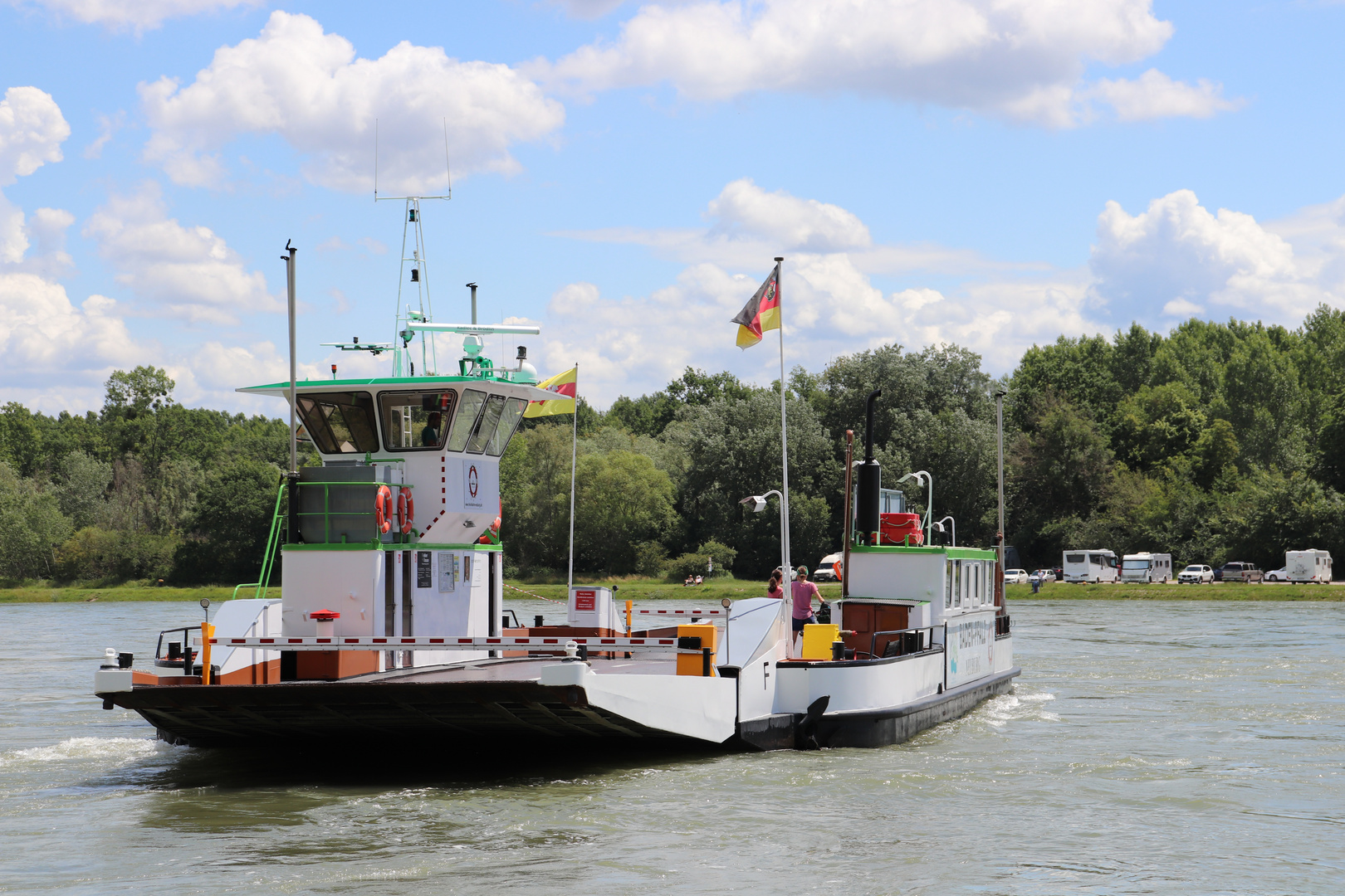 Rheinfähre "Baden-Pfalz". Neuburg - Neuburgweier