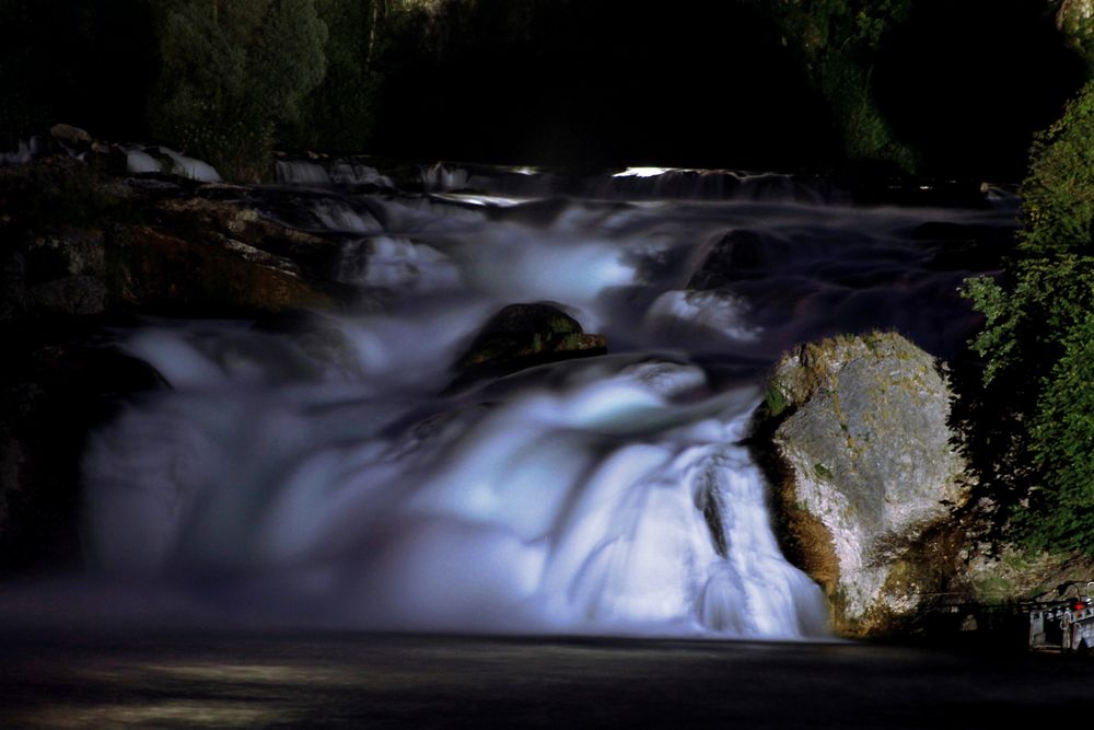 Rheinfall bei Nacht