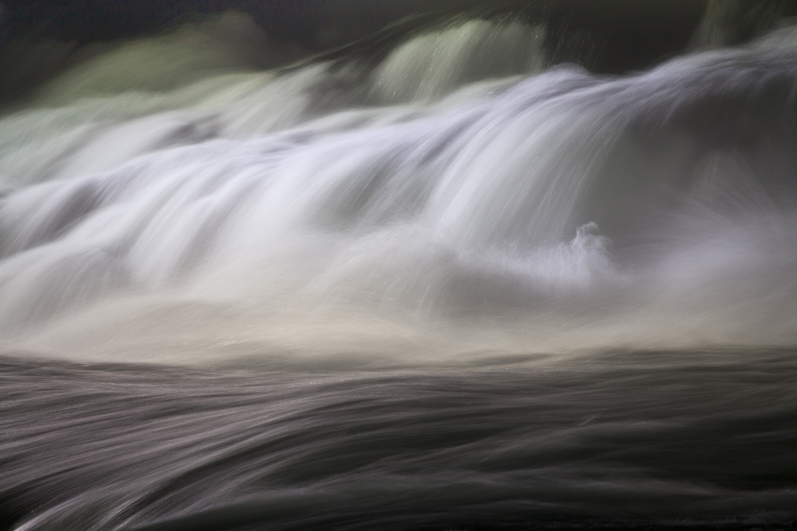 Rheinfall bei Nacht