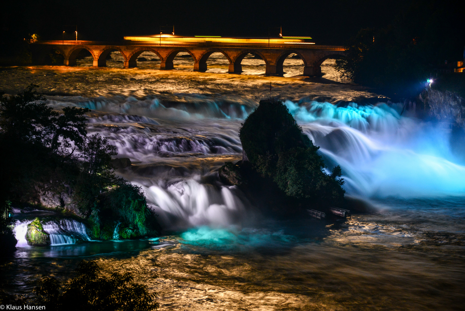 Rheinfall bei Nacht und Vollmond