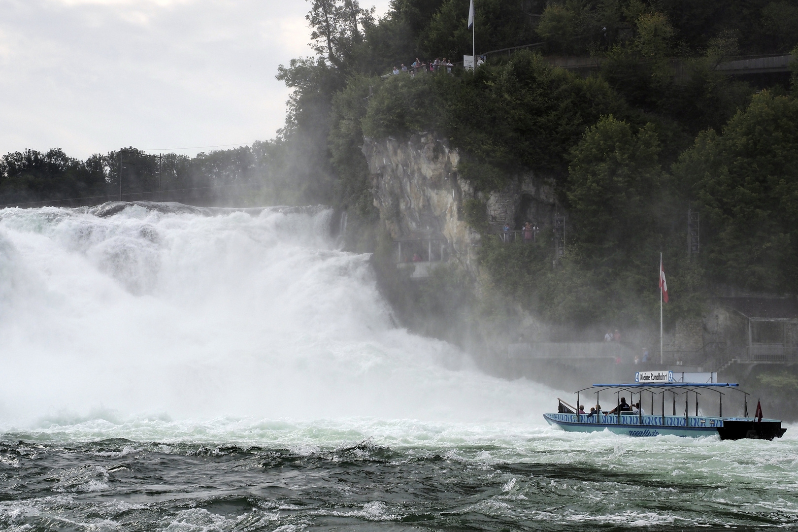 Rheinfall mit Boot