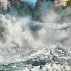 Rheinfall mit dezentem Regenbogen