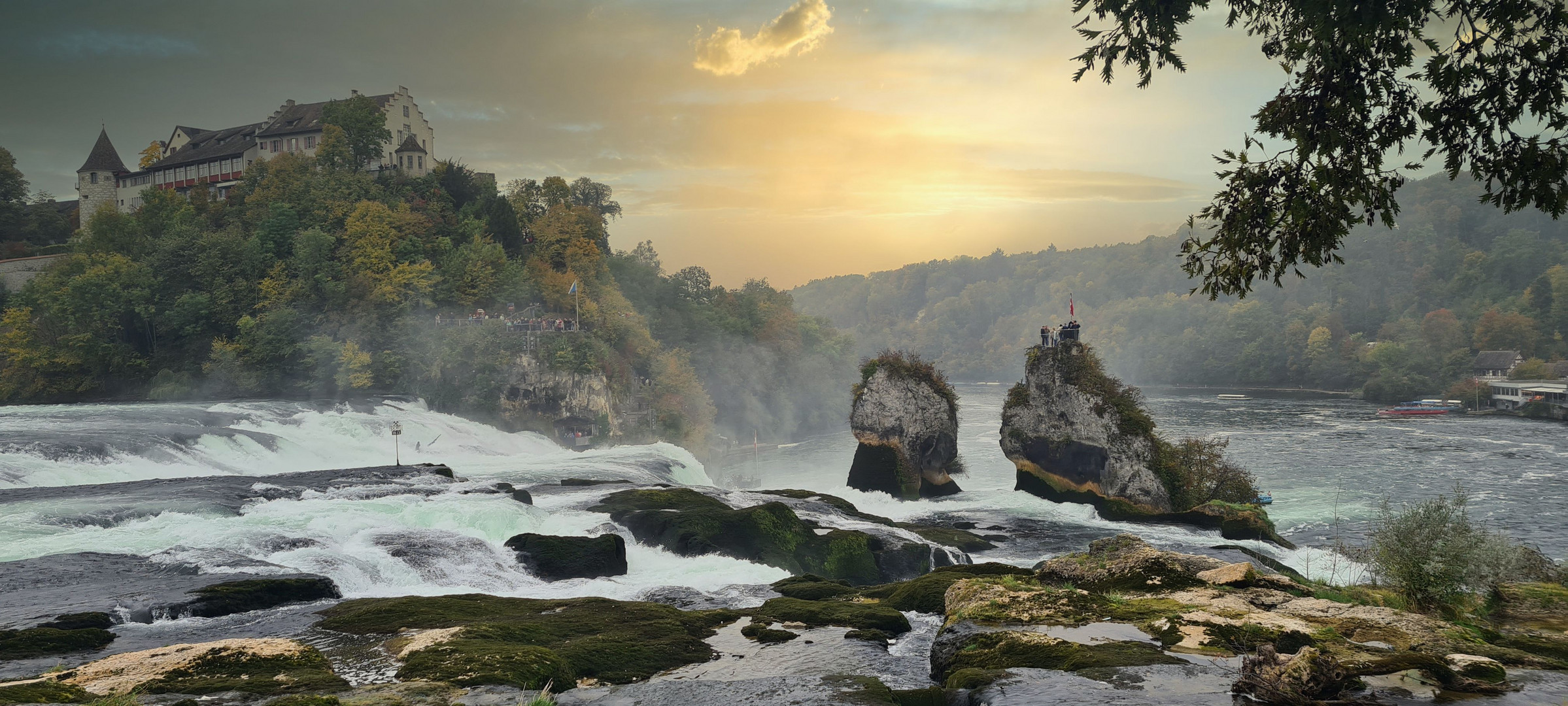 Rheinfall mit Schloss Laufen