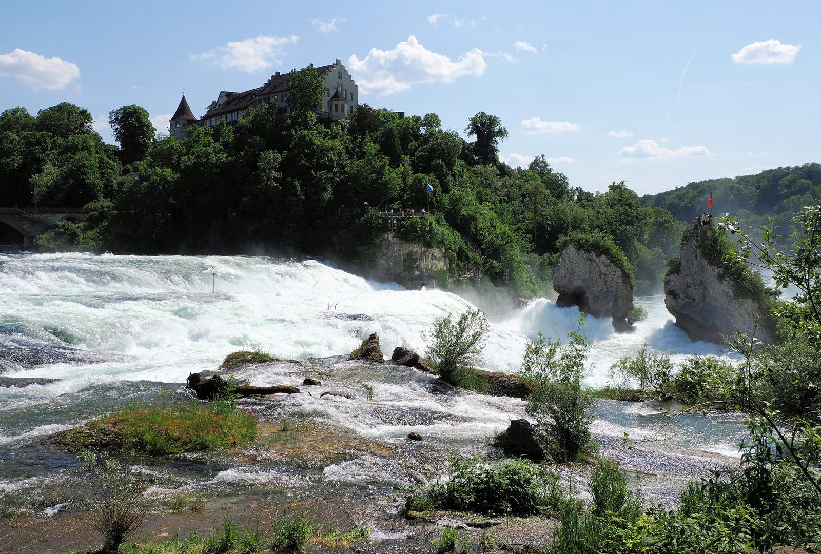 Rheinfall mit Schloss Laufen…