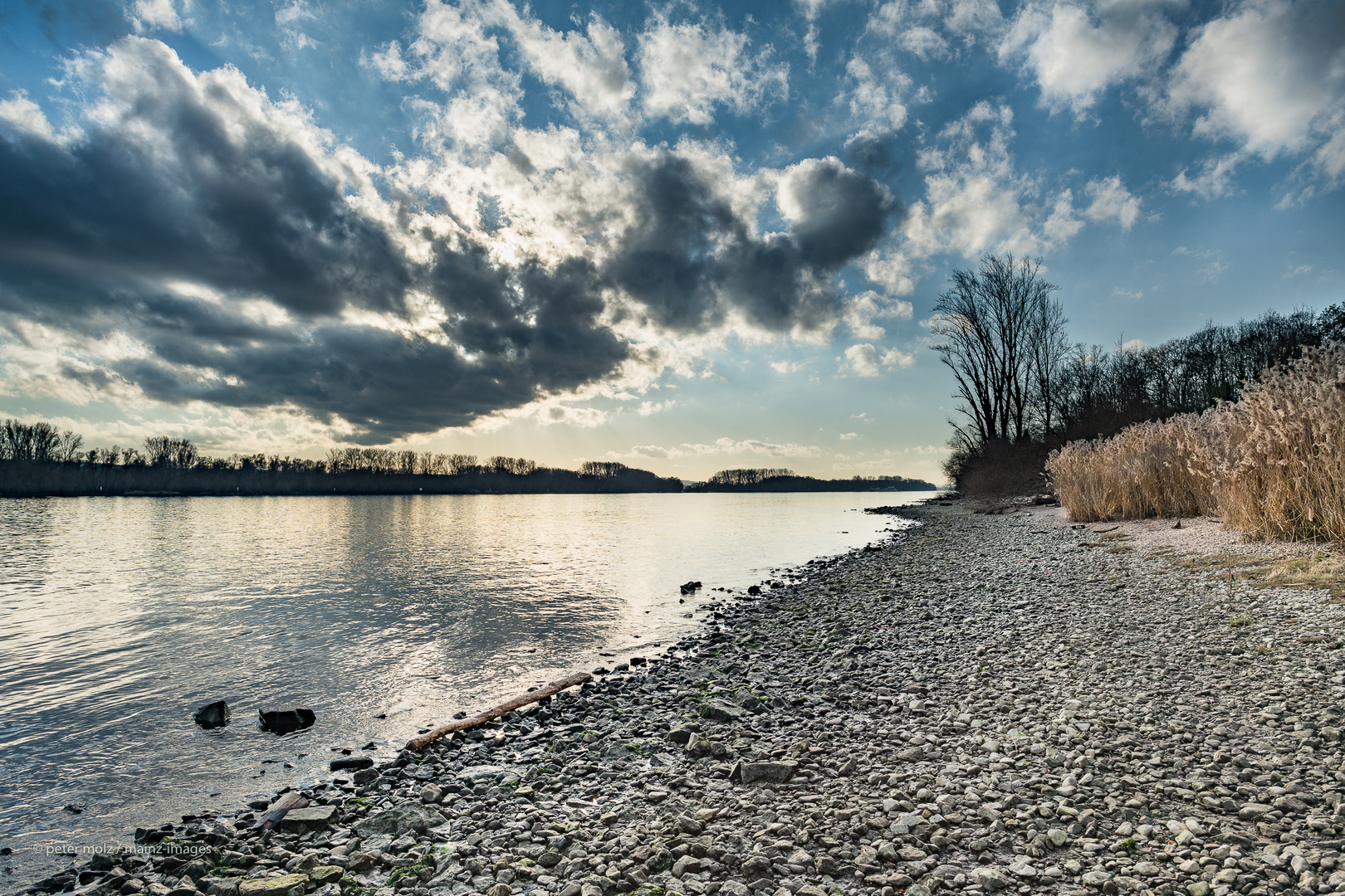 Rheingau - Am Rheinufer bei Niederwalluf