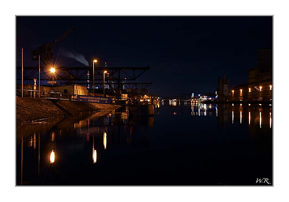 Rheinhafen bei Nacht......