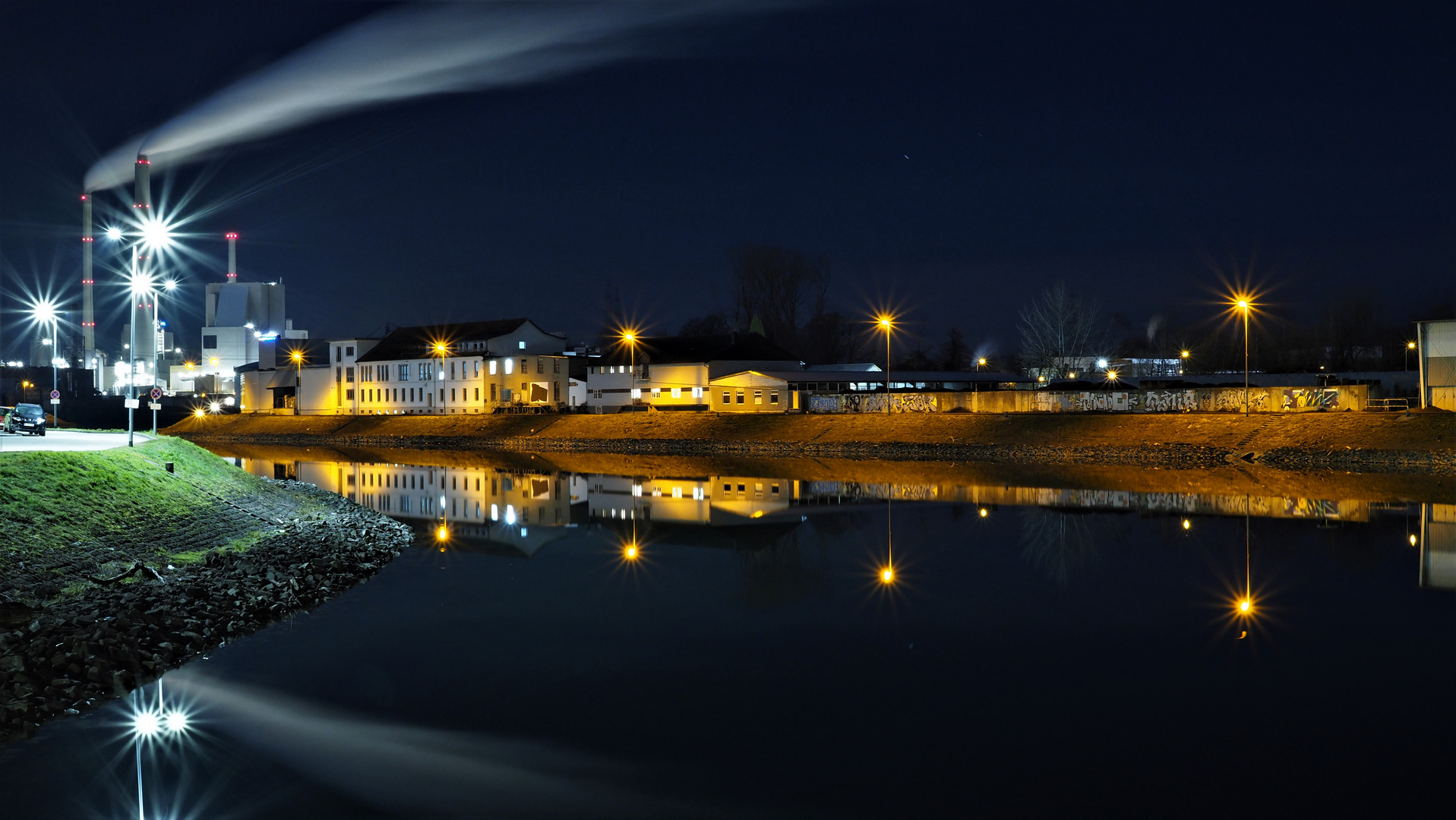 Rheinhafen bei Nacht