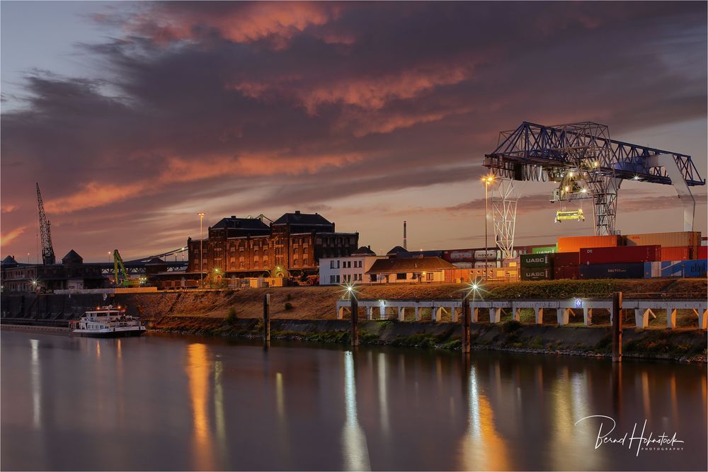 Rheinhafen Krefeld ...... Feierabend