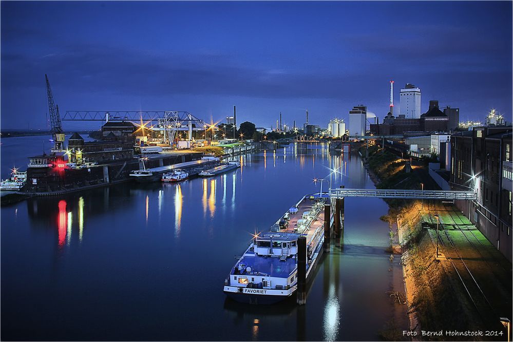 Rheinhafen Krefeld Uerdingen .....