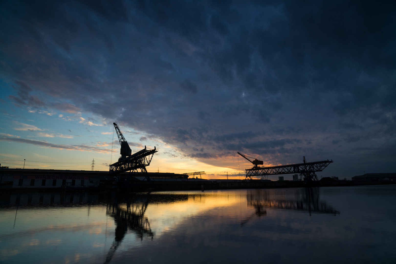 Rheinhafen Silhouette