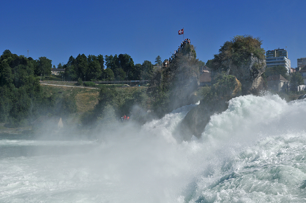 Rheinhilde am Rheinfall 01