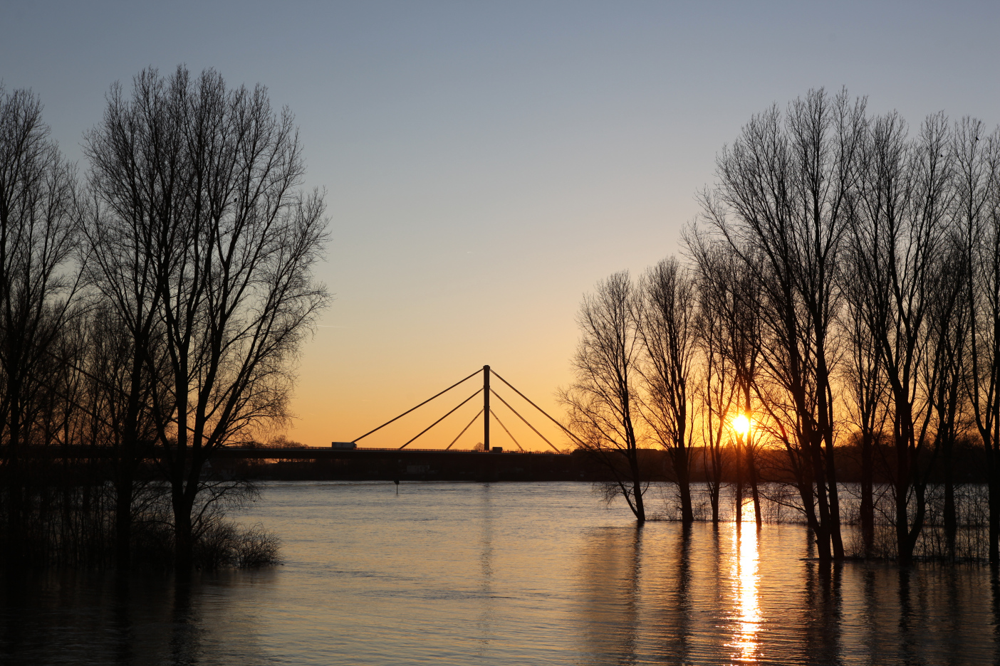 Rheinhochwasser Duisburg