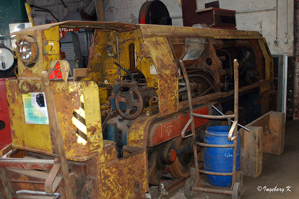 Rheinisches Industriebahn-Museum - Lok in Reparatur . ob das noch was wird?