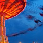 Rheinkirmes Düsseldorf | Kettenkarusell am Abend