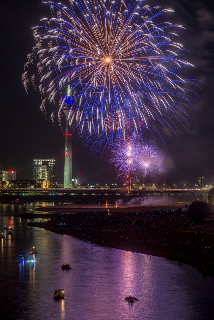 Rheinkirmes Feuerwerk